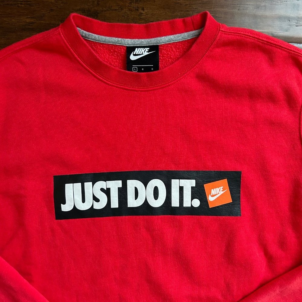 Nike red crewneck sweatshirt mens size Large L - Picture 2 of 4